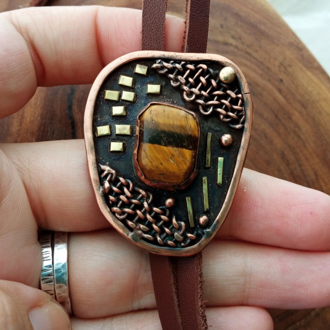 Bolo-tie with tiger eye