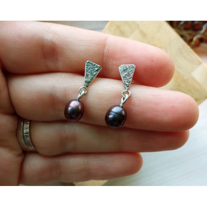 Silver black pearl earrings