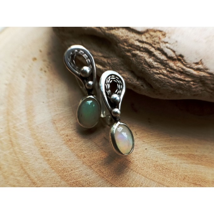 Silver earrings with opals