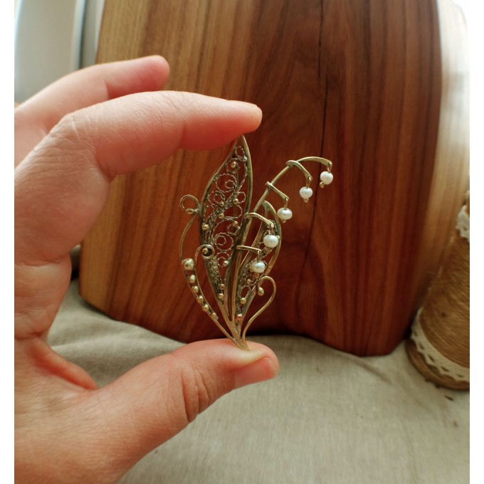 Lily of the valley filigree brass brooch