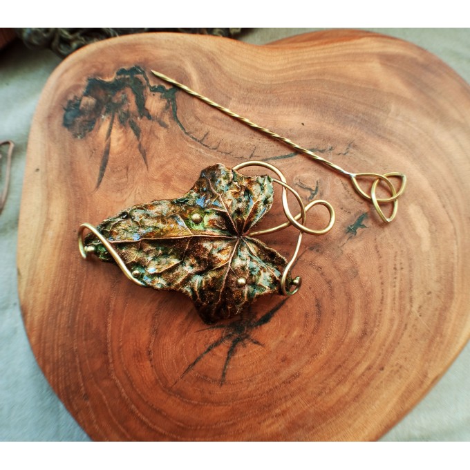 Ivy brooch with real leaf